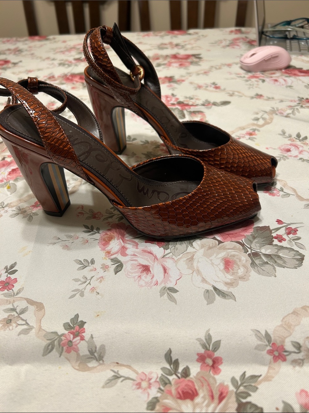 Sam Edelman Brown Textured Peep-Toe Block Heels 4 Inches. 🌺
